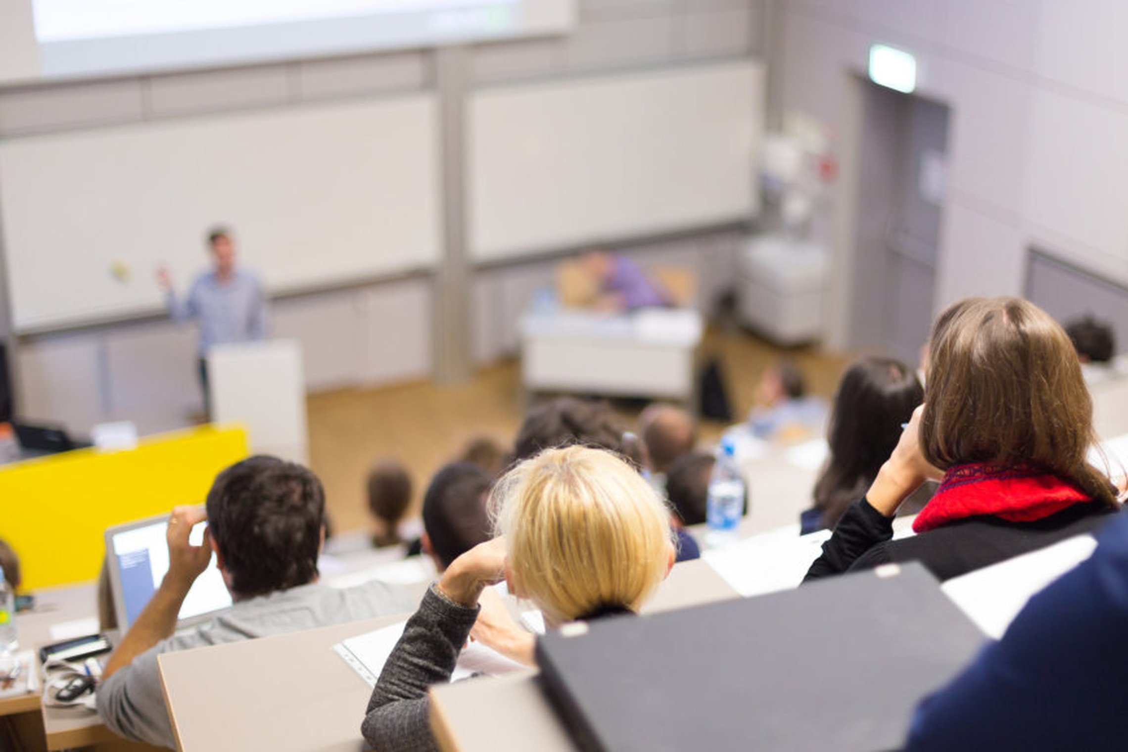 AWCWA2EAcCS_ Į valstybės finansuojamas studijų vietas planuojama priimti daugiau slaugos, viešojo saugumo studentų, rezidentų