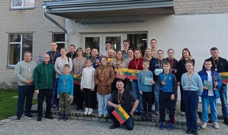 Dalyviai_bijunai_saskes Alfonso Rimkaus atminimui Bijūnuose surengtas tradicinis šaškių turnyras