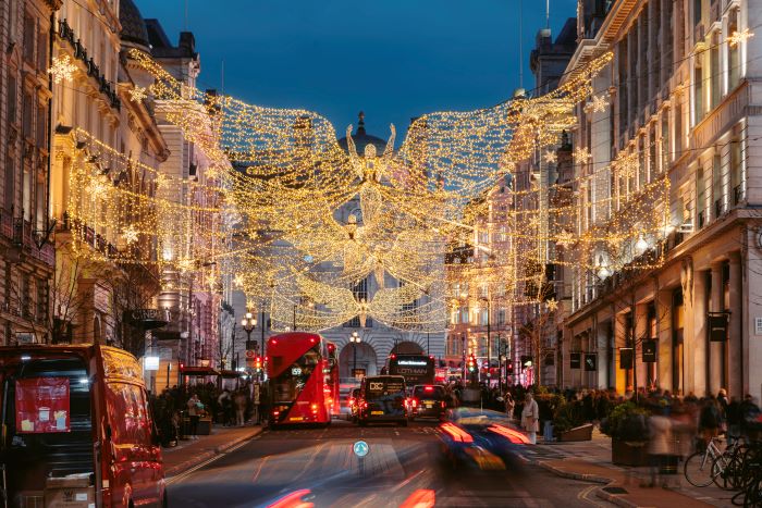 Londonas Nuo Krokuvos iki Londono: kur žiema užburia mugių jaukumu ir šviesų magija?