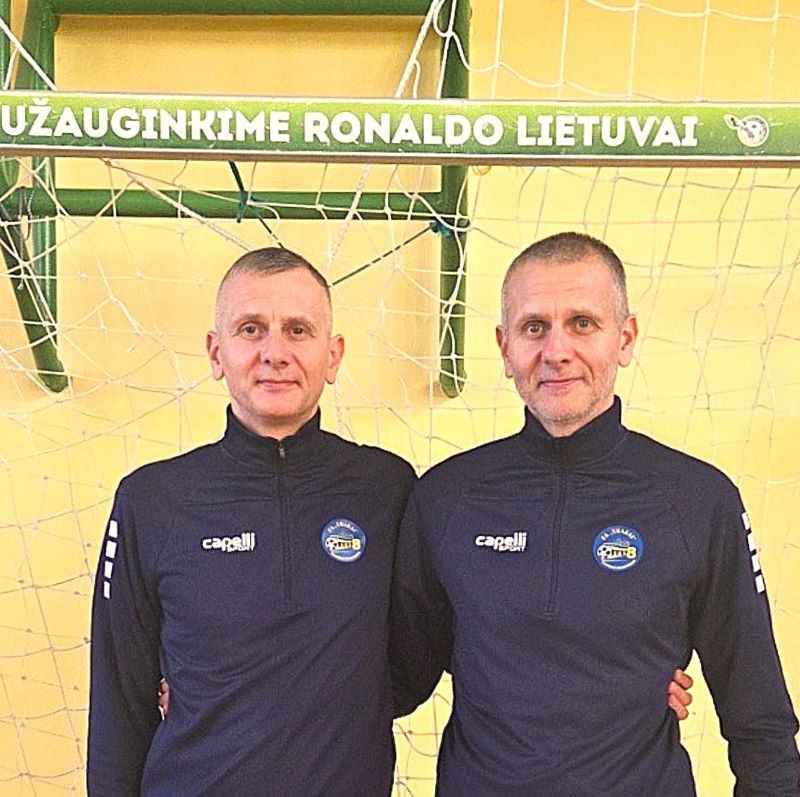 Stesko_Igoris_Arturas Broliams dvyniams Igoriui ir Artūrui Steško sukanka 50 metų!