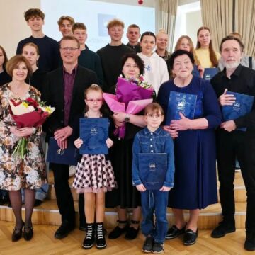 Maži žingsniai – dideli darbai: Trakų meno mokykloje pristatytas jaunųjų kūrėjų dailės darbų katalogas