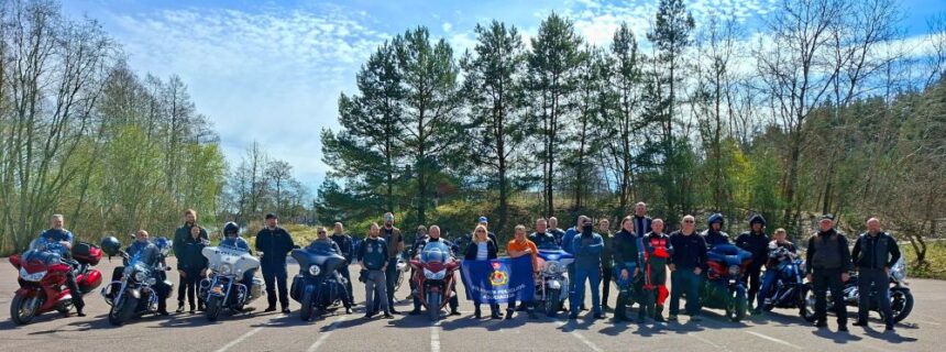 Motociklininkų bendruomenė Trakuose sezoną pasitiko atsakingai: dėmesys saugumui, įgūdžiams ir vienybei