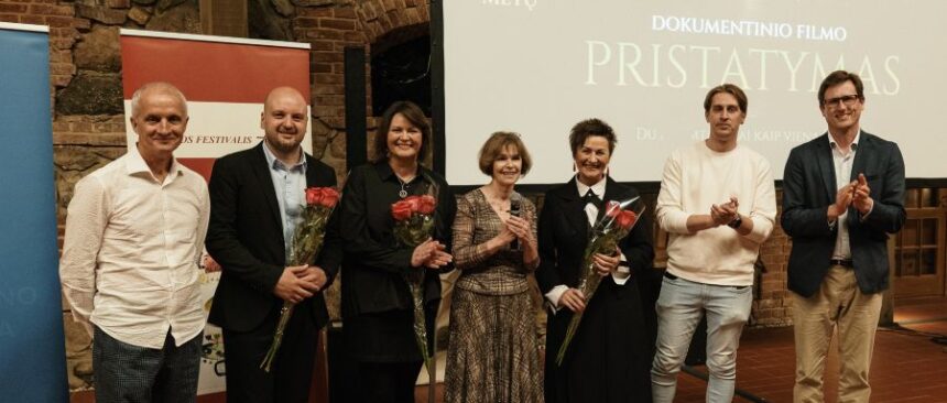 Fanfarine_fimas Užutrakio dvaro sodyboje pristatytas dokumentinis filmas „Trakų fanfarinė savaitė: 20 metų istorija“