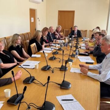 posedis Asmenvardžių rašyba dokumentuose. Kaip suderinti teisę į tapatybę ir valstybinės kalbos apsaugą?