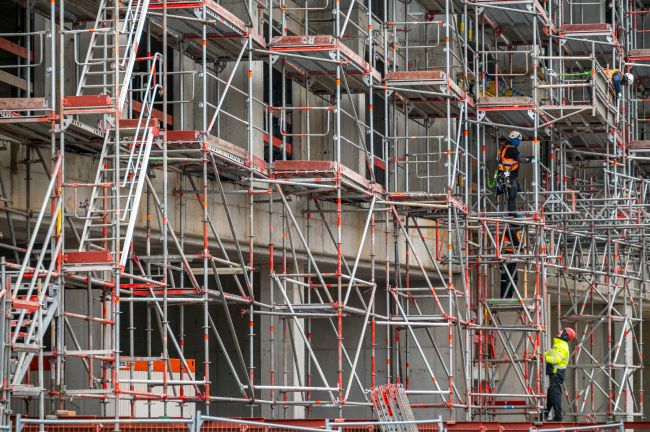 statyba.lt-pastoliai Renovacijos darbai vasarą: kodėl pasiruošimas dažnai lemia viso projekto sėkmę?