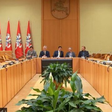 Asmenvardžių rašyba asmens dokumentuose: ar formuosime lietuvių kalbą gerbiančią politiką?
